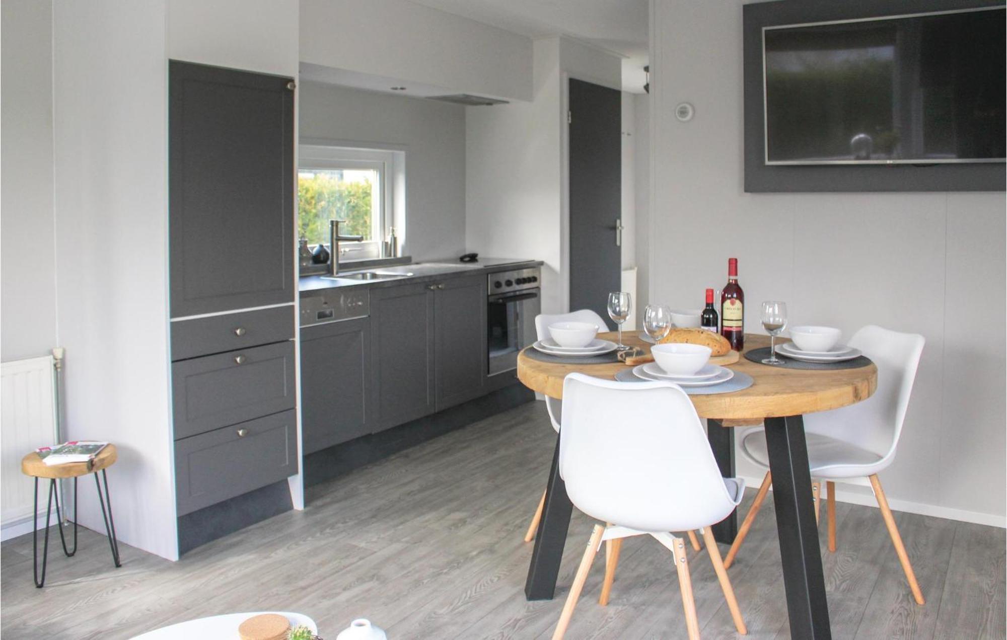 Beautiful Home In Sint-Annaland With Kitchen Exterior foto